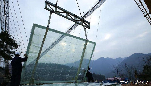 玻璃吊桥生产厂家