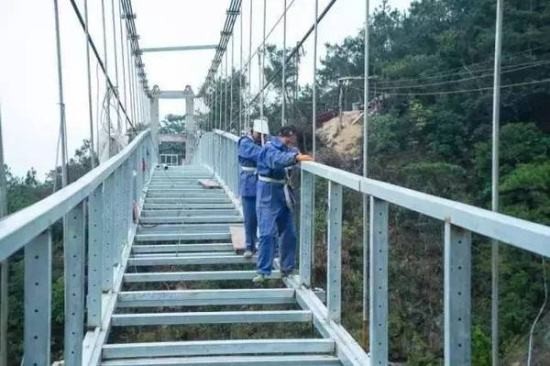 玻璃吊桥施工工艺介绍-大齐旅游建设工程有限公司